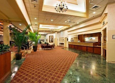 Holiday Inn Huntsville Downtown エクステリア 写真